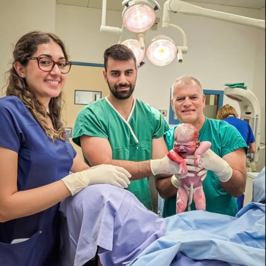 Ο Ίκαρος – Αύγουστος 2025