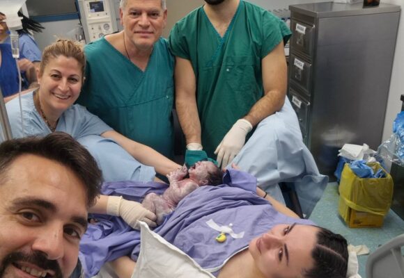 Ο καλύτερος τρόπος φροντίδας στον τοκετό είναι η συνδυασμένη φροντίδα από μαία και γιατρό Ο καλύτερος τρόπος φροντίδας στον τοκετό είναι η συνδυασμένη φροντίδα από μαία και γιατρό